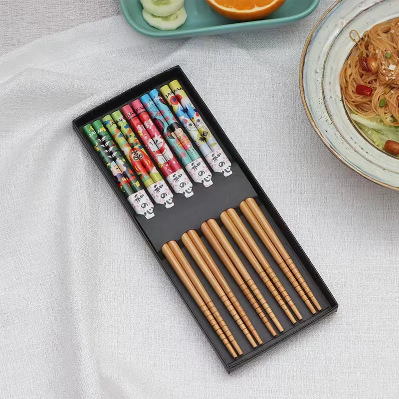 Bamboo chopsticks set with assorted designs – 5 pairs
