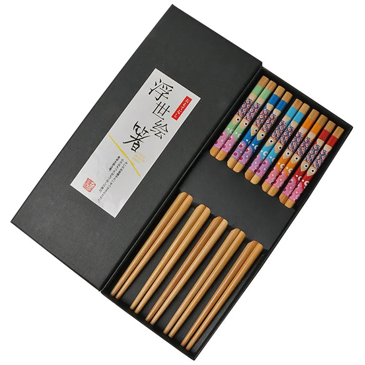 Bamboo chopsticks set with assorted designs – 5 pairs