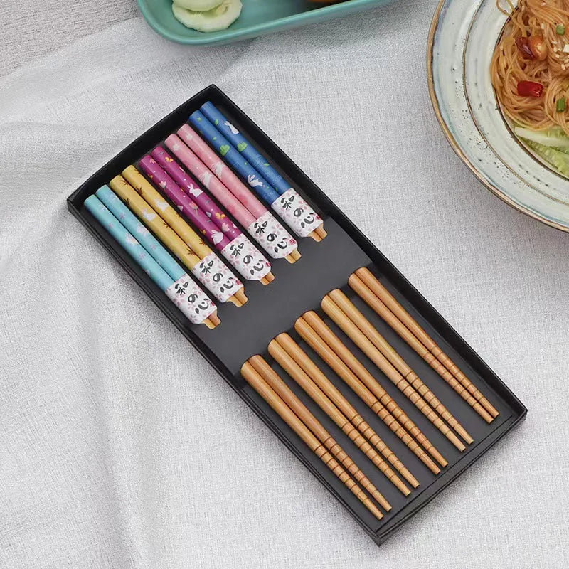 Bamboo chopsticks set with assorted designs – 5 pairs